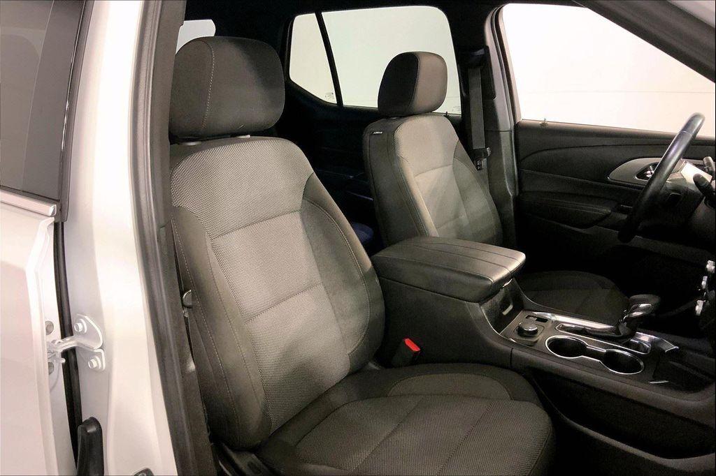 used 2023 Chevrolet Traverse car, priced at $31,300