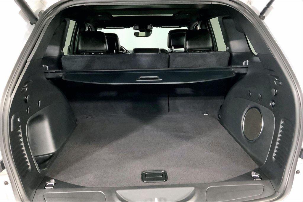 used 2021 Jeep Grand Cherokee car, priced at $29,900