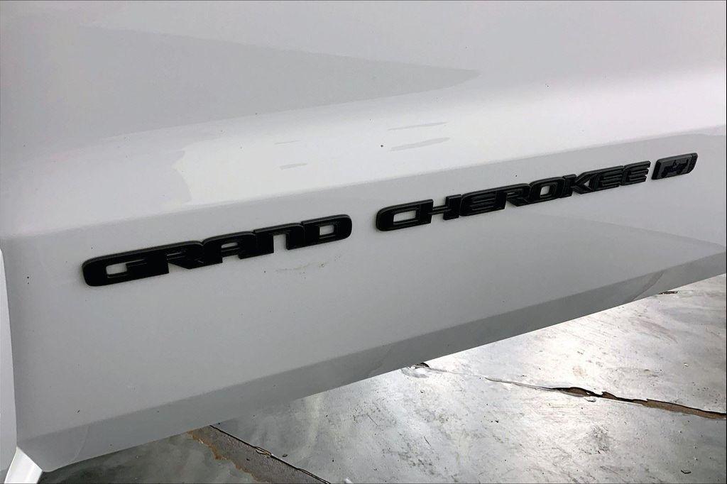 used 2021 Jeep Grand Cherokee car, priced at $29,900