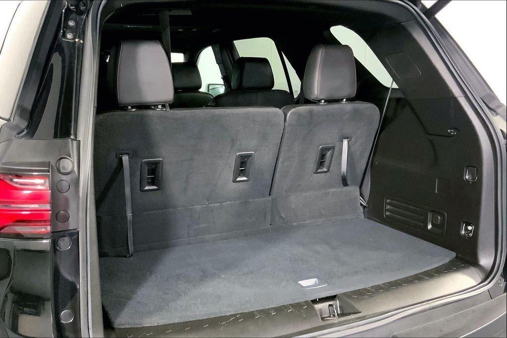 used 2023 Chevrolet Traverse car, priced at $34,000