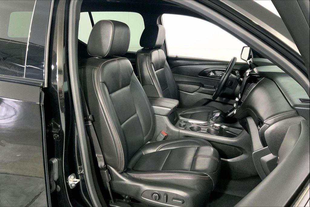 used 2023 Chevrolet Traverse car, priced at $34,000