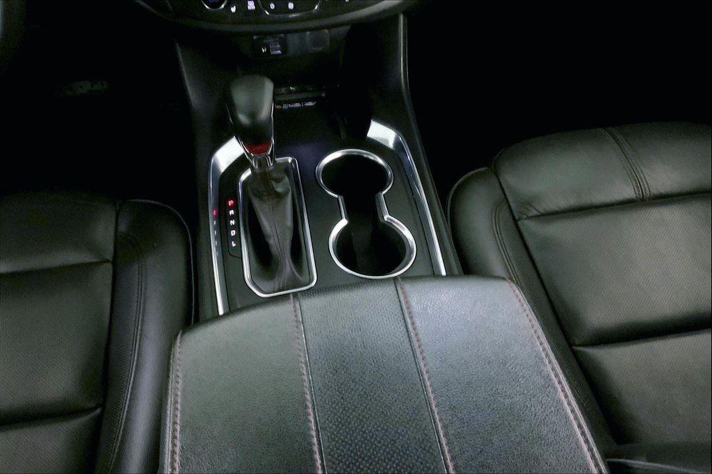 used 2023 Chevrolet Traverse car, priced at $34,000