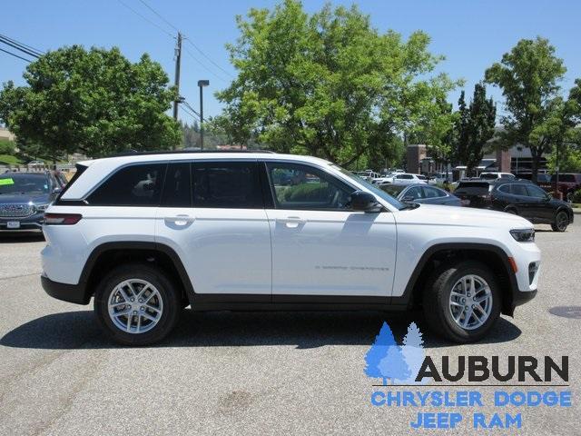 new 2024 Jeep Grand Cherokee car, priced at $45,370