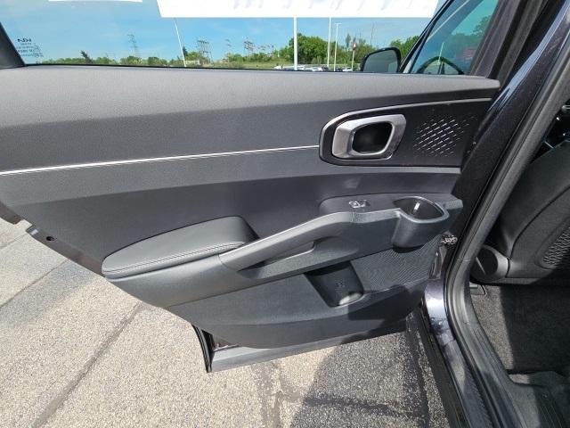 new 2025 Kia Sorento car, priced at $37,090