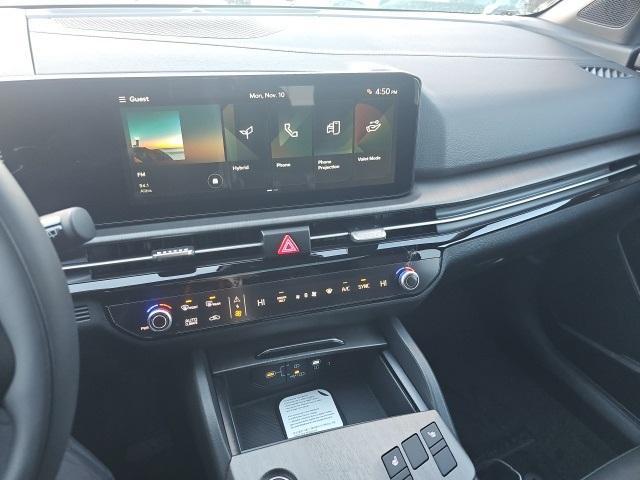 new 2026 Kia Sportage Hybrid car, priced at $35,333