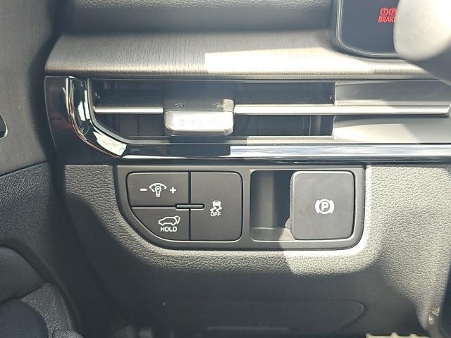 new 2026 Kia Sportage car, priced at $39,069