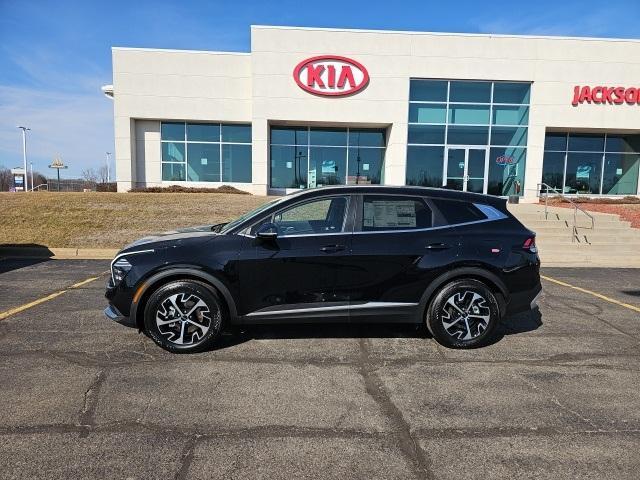 new 2025 Kia Sportage car, priced at $28,647