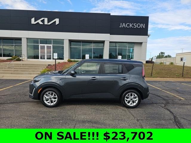 new 2025 Kia Soul car, priced at $23,702