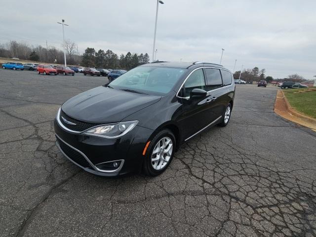 used 2018 Chrysler Pacifica car, priced at $14,371