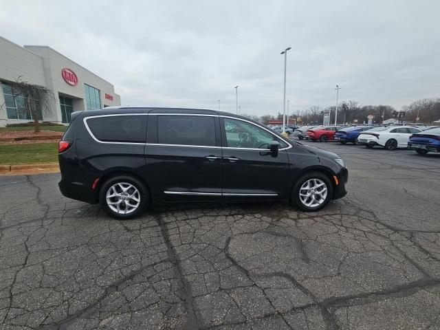 used 2018 Chrysler Pacifica car, priced at $14,371