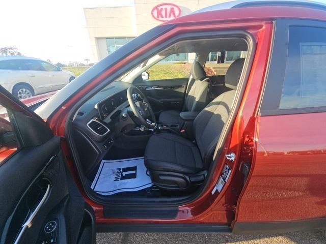 new 2025 Kia Seltos car, priced at $27,585