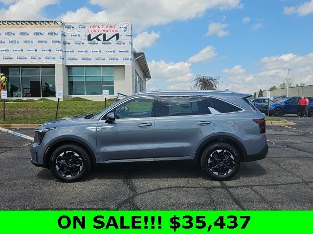 new 2025 Kia Sorento car, priced at $35,437