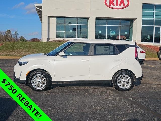 new 2025 Kia Soul car, priced at $21,935