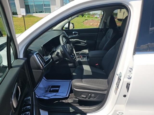 new 2025 Kia Sorento car, priced at $35,921