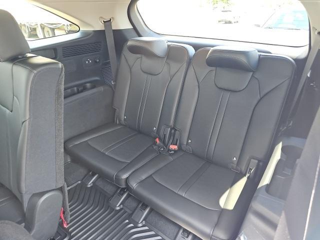 new 2025 Kia Sorento car, priced at $35,921