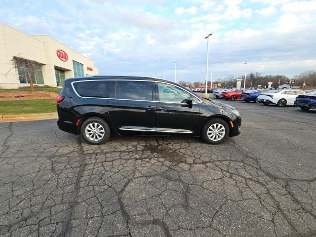 used 2018 Chrysler Pacifica car, priced at $18,499