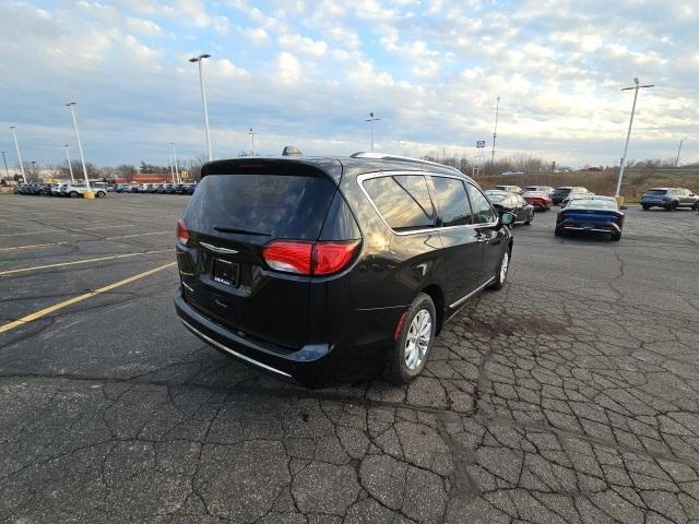 used 2018 Chrysler Pacifica car, priced at $18,499