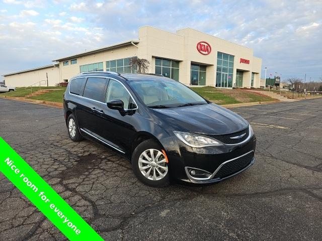 used 2018 Chrysler Pacifica car, priced at $15,698