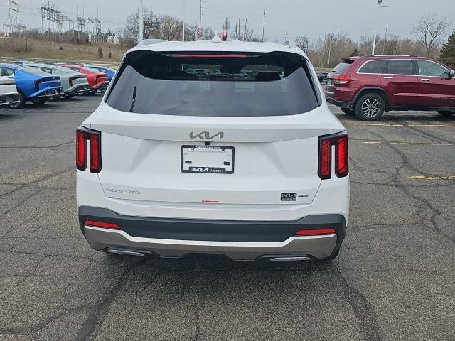 new 2025 Kia Sorento car, priced at $37,085