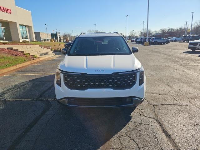 new 2025 Kia Carnival car, priced at $49,126