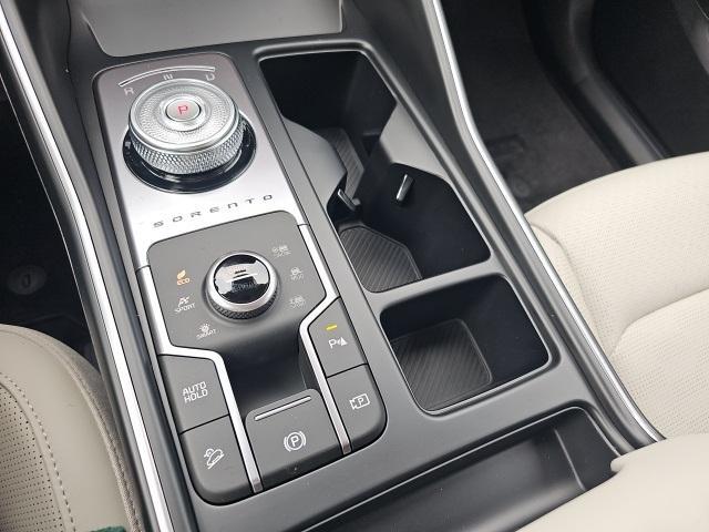 new 2026 Kia Sorento Hybrid car, priced at $40,516