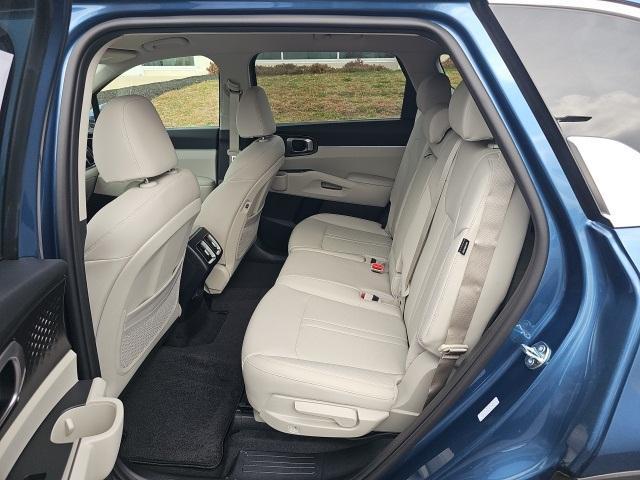 new 2026 Kia Sorento Hybrid car, priced at $40,516