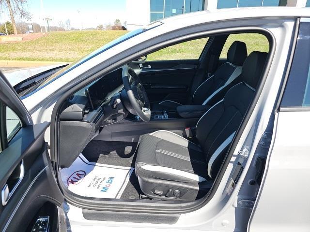 new 2025 Kia K5 car, priced at $30,450