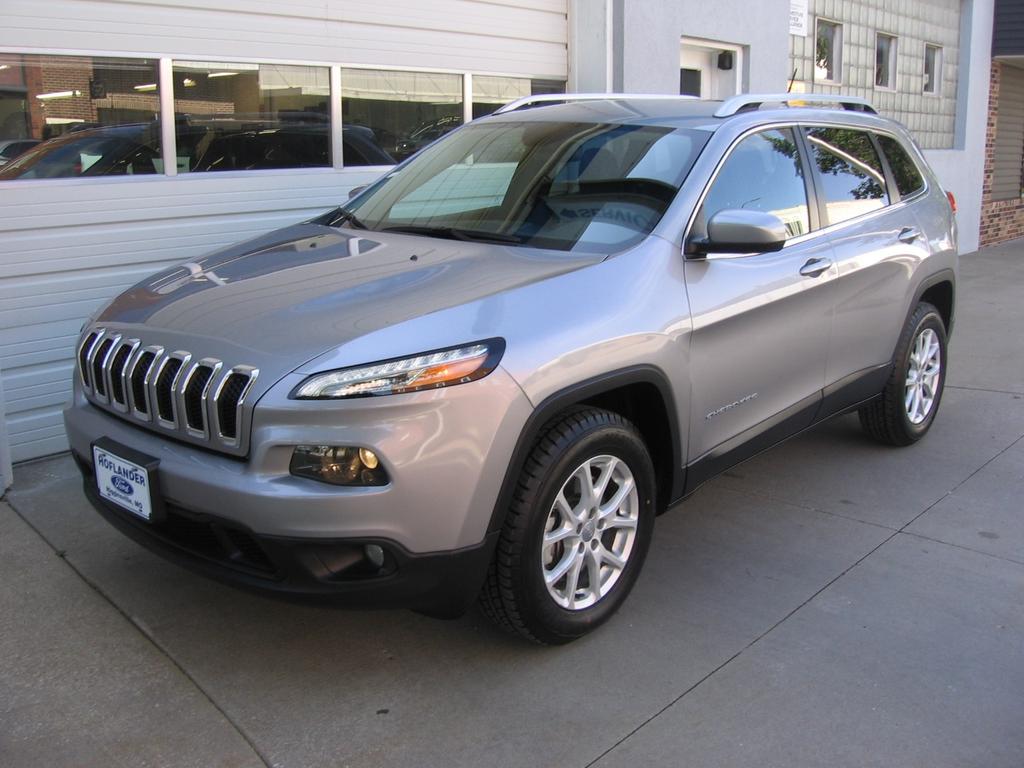 used 2015 Jeep Cherokee car, priced at $10,475