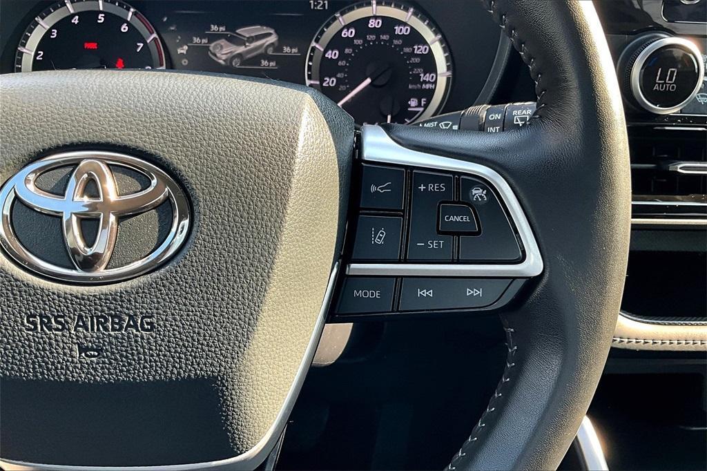 used 2024 Toyota Highlander car, priced at $40,452