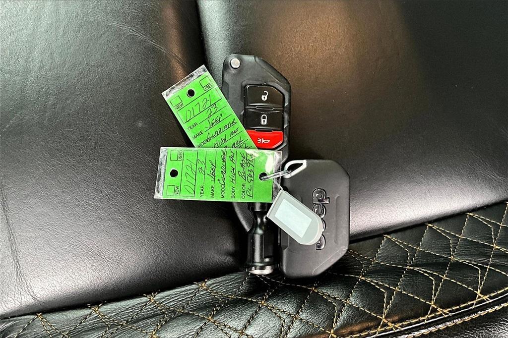 used 2023 Jeep Gladiator car, priced at $34,612