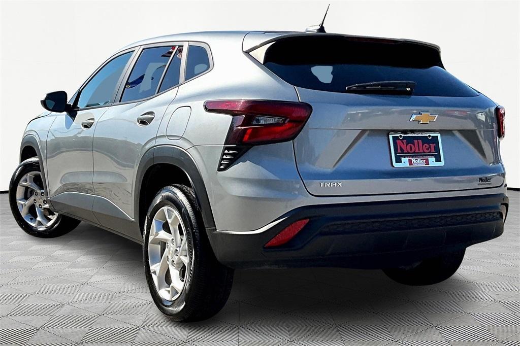 used 2024 Chevrolet Trax car, priced at $20,387