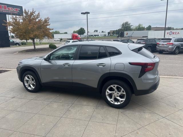 used 2024 Chevrolet Trax car, priced at $20,774