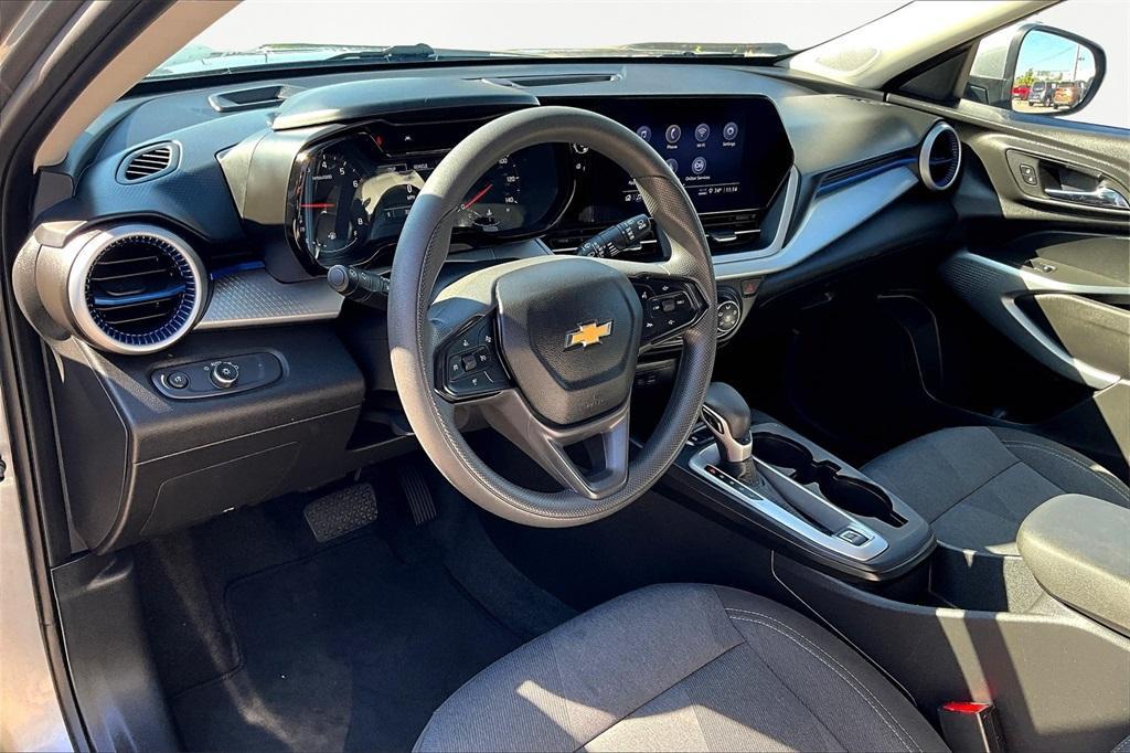 used 2024 Chevrolet Trax car, priced at $20,387