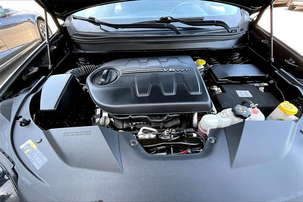 used 2021 Jeep Cherokee car, priced at $22,719