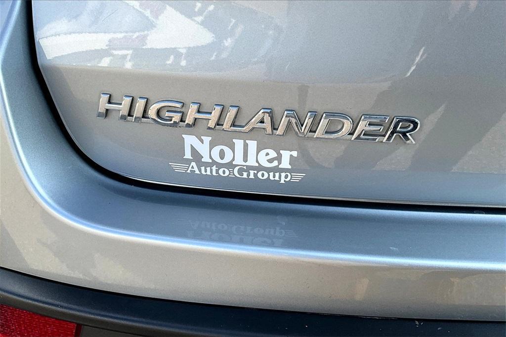 used 2019 Toyota Highlander car, priced at $18,645