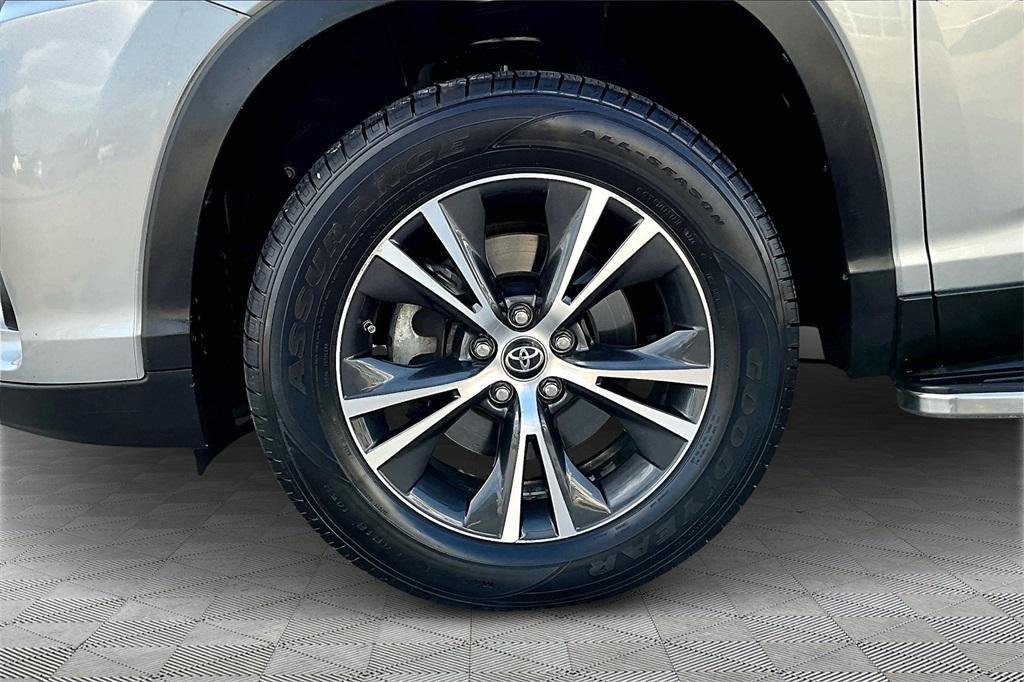 used 2019 Toyota Highlander car, priced at $18,645