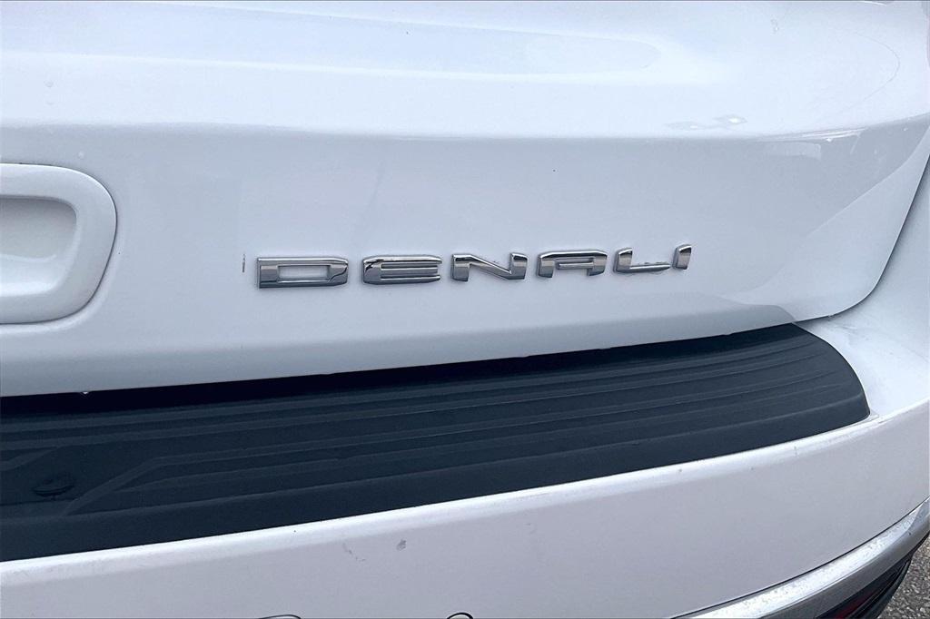 used 2023 GMC Yukon XL car, priced at $56,583