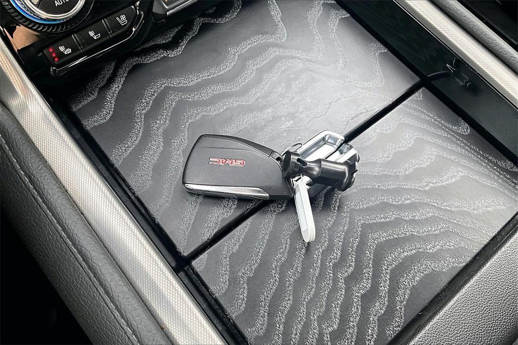 used 2023 GMC Yukon XL car, priced at $56,583