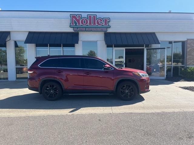 used 2019 Toyota Highlander car, priced at $19,887