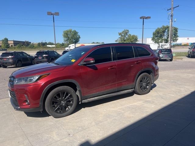 used 2019 Toyota Highlander car, priced at $19,887