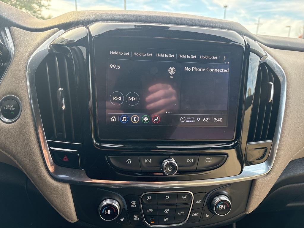 used 2023 Chevrolet Traverse car, priced at $29,887