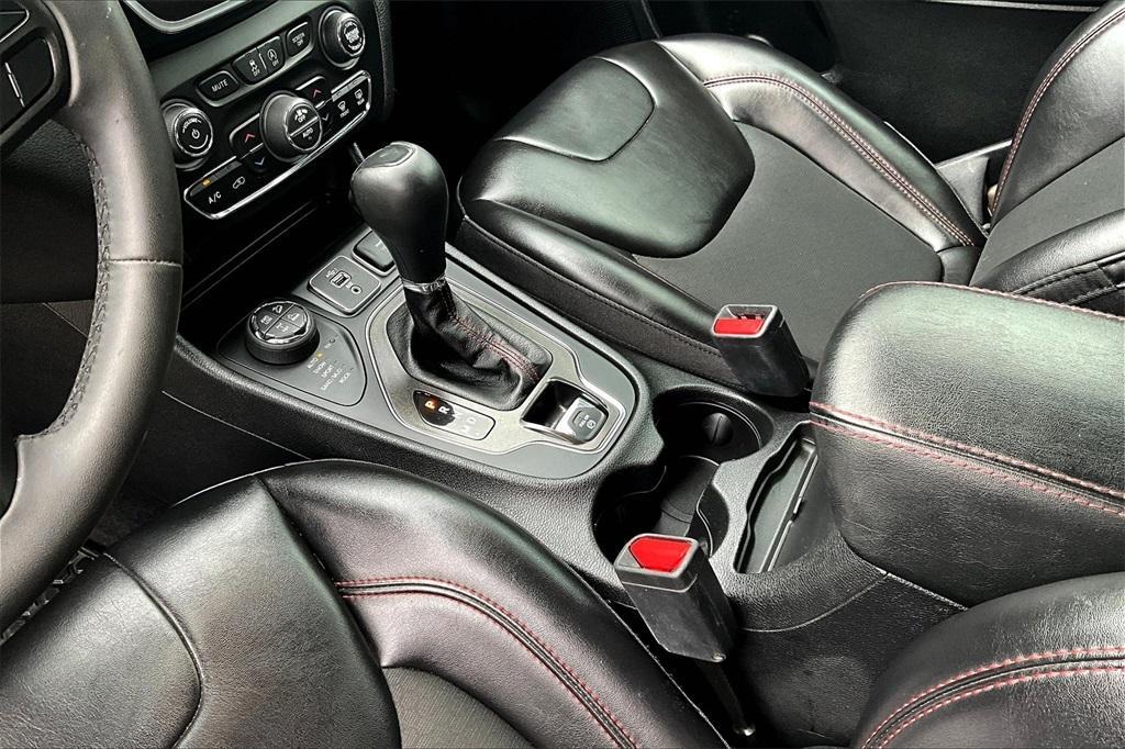 used 2020 Jeep Cherokee car, priced at $22,112