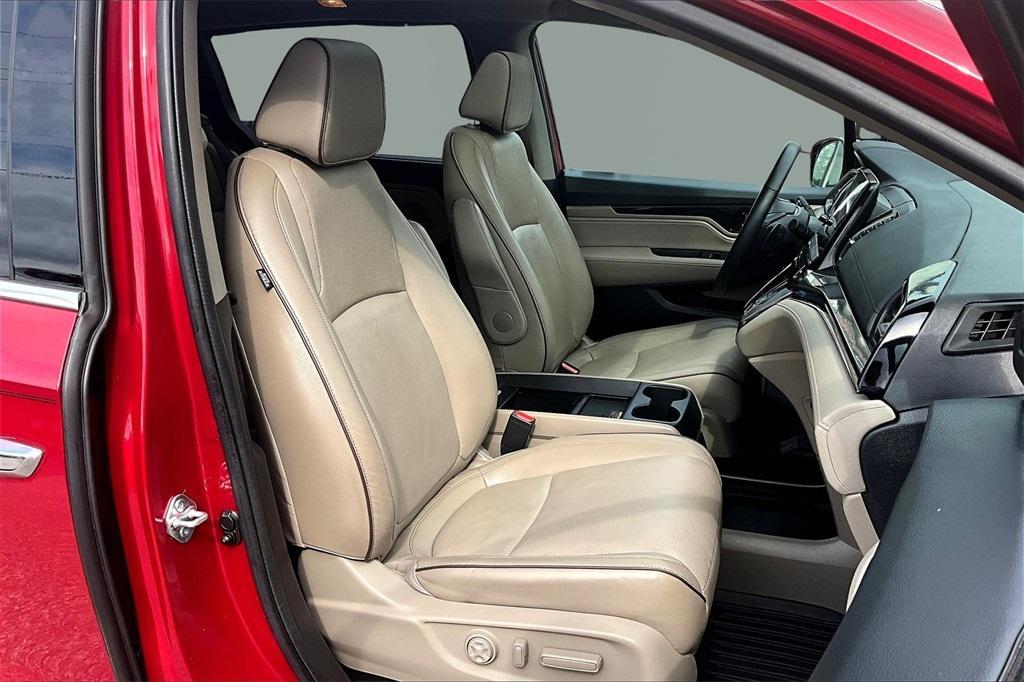 used 2024 Honda Odyssey car, priced at $45,617