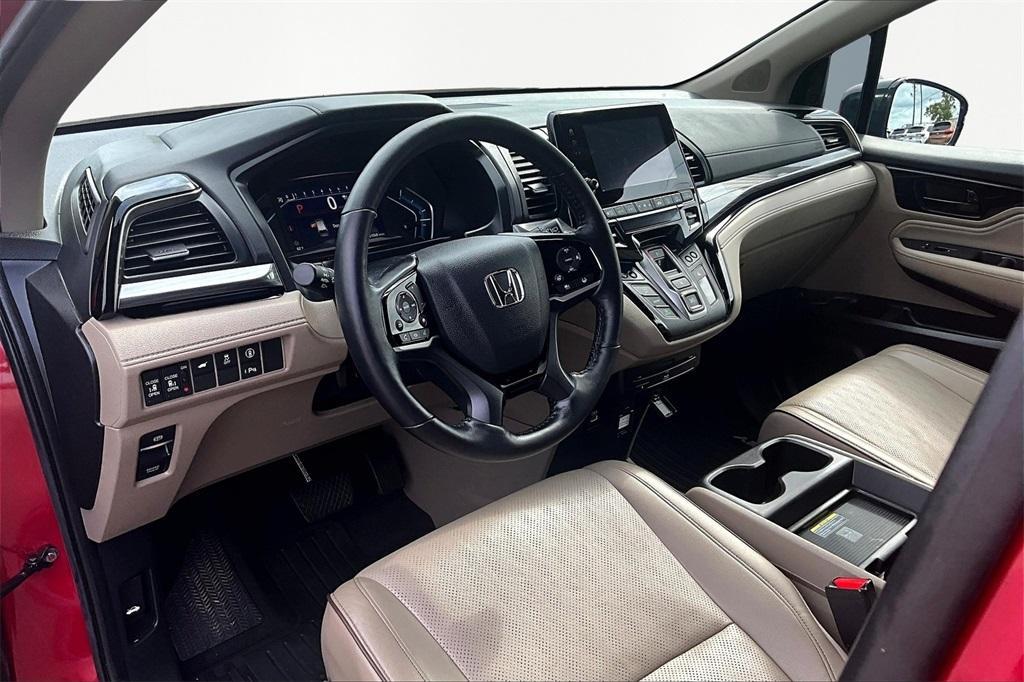 used 2024 Honda Odyssey car, priced at $45,617