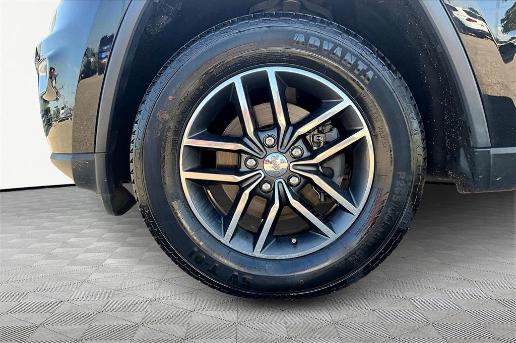 used 2017 Jeep Grand Cherokee car, priced at $16,077