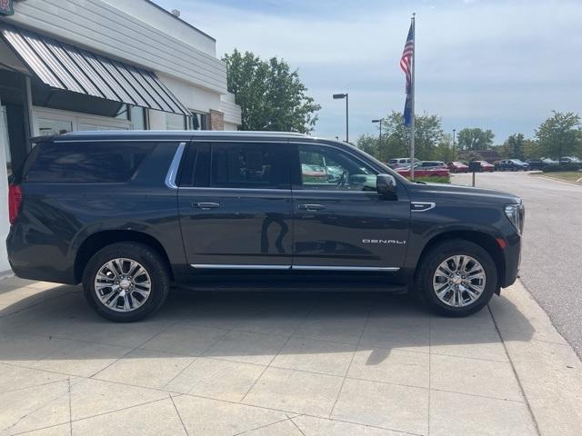 used 2022 GMC Yukon XL car, priced at $56,313