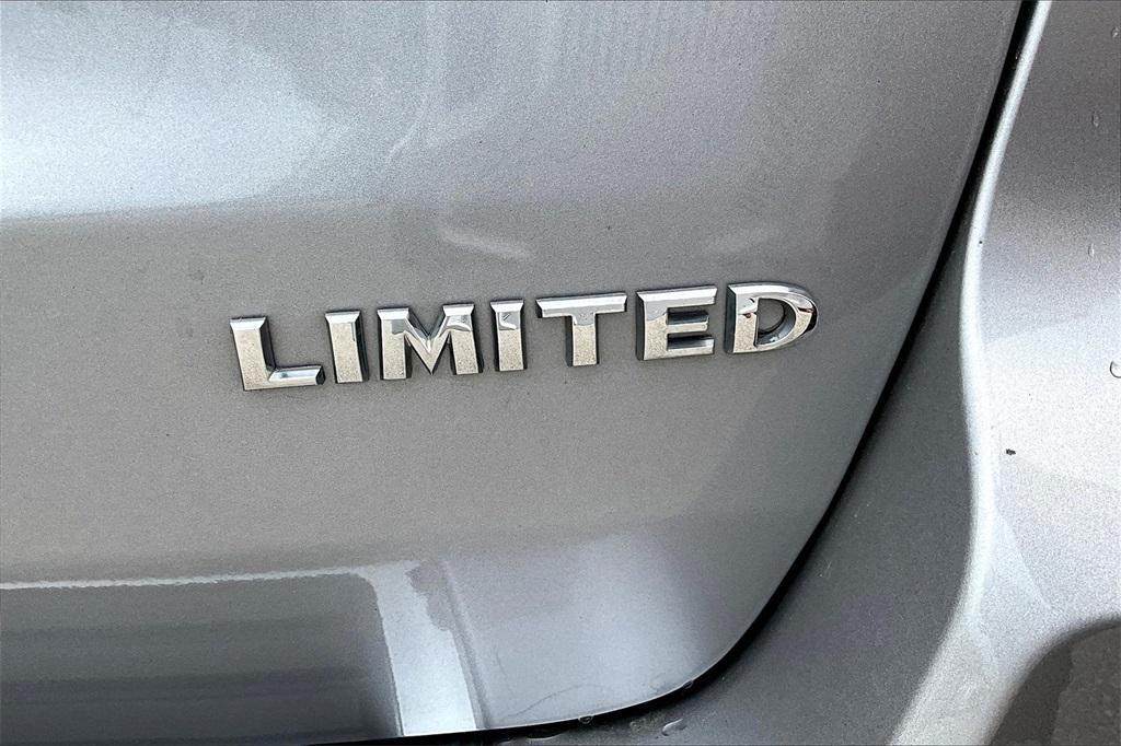 used 2019 Jeep Grand Cherokee car, priced at $16,804