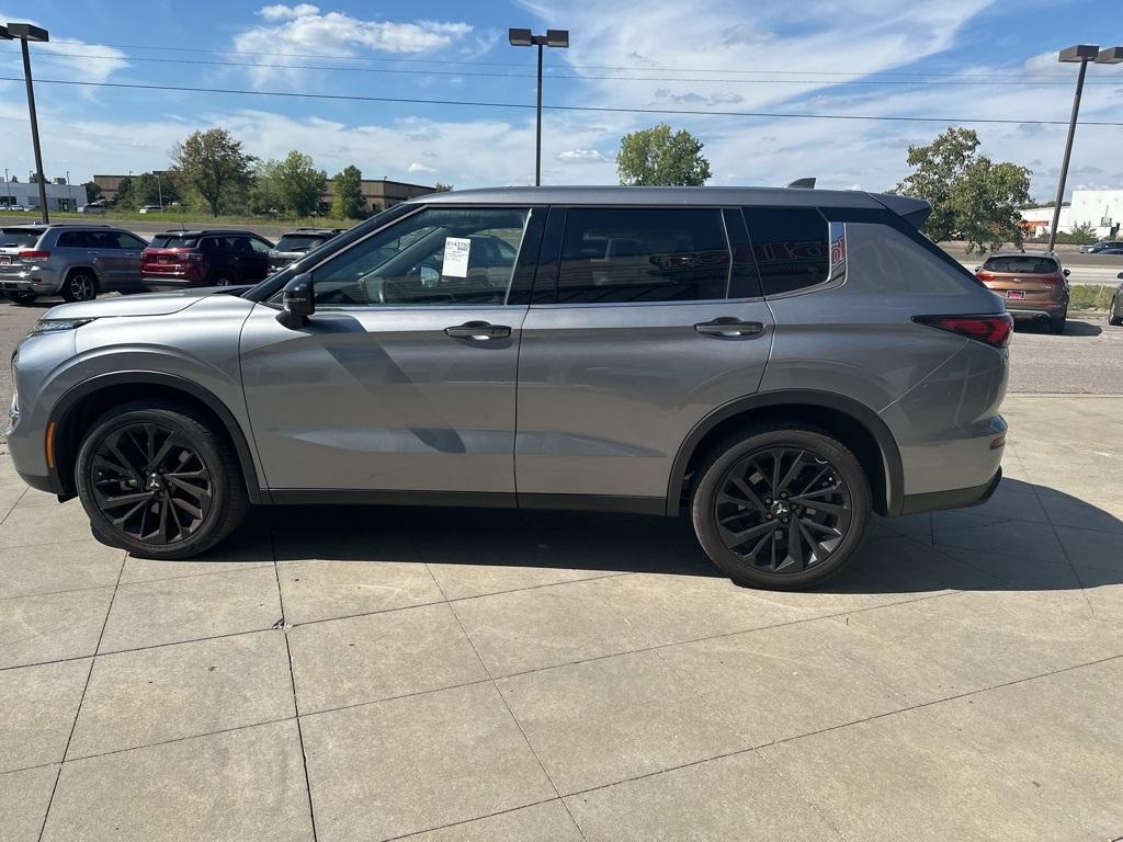 used 2024 Mitsubishi Outlander car, priced at $28,187