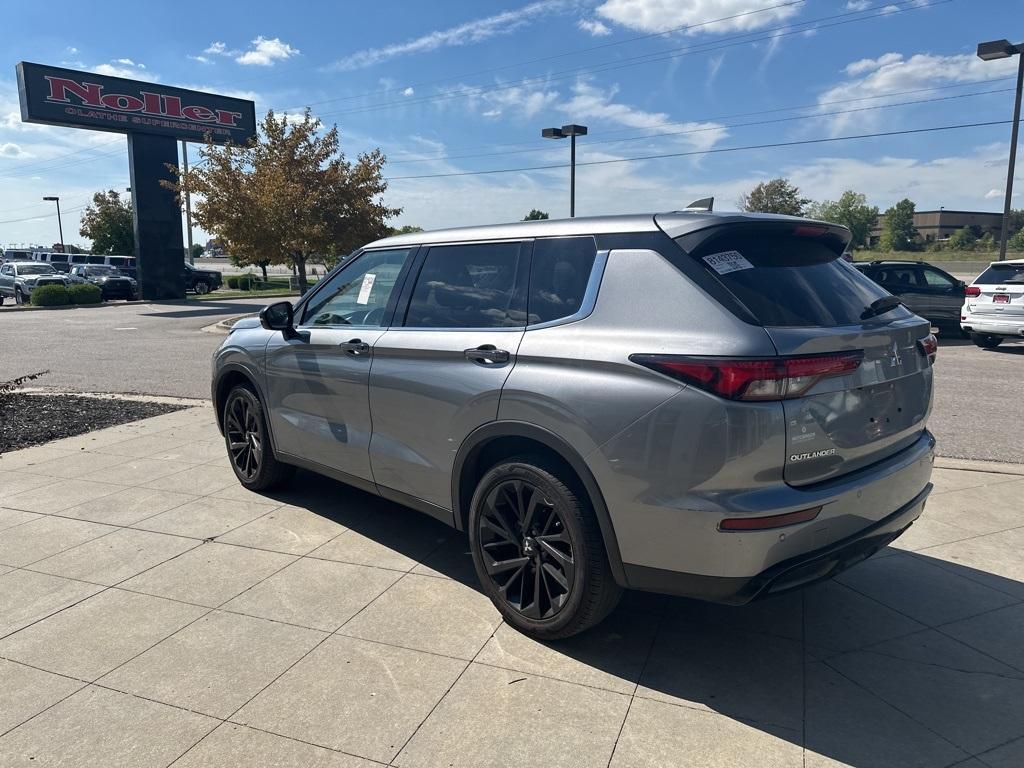 used 2024 Mitsubishi Outlander car, priced at $28,187