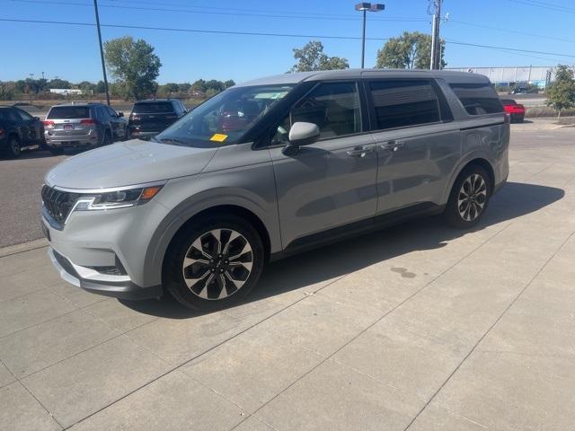 used 2024 Kia Carnival car, priced at $32,883